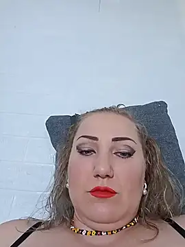 Snapshot of EmmaQueen4 chatting on July 2026 06:28:01 AM EmmaQueen4 online show from July 2026 06:28:01 AM