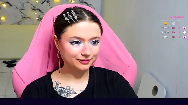 me  hanna online show from March 2025 10:32:01 PM