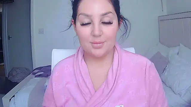 magical mia online show from October 2025 10:05:02 AM