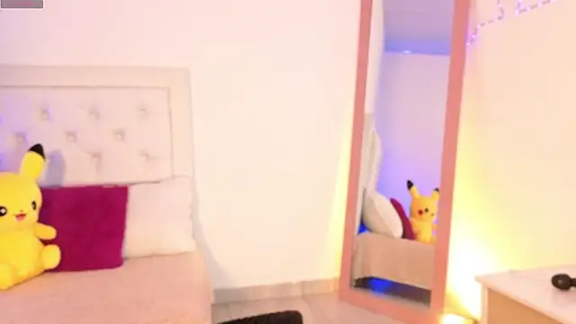 little kawaiigirl  online show from January 2026 11:52:02 PM