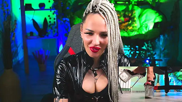 MonicaMaxwel online show from February 2025 12:20:01 PM