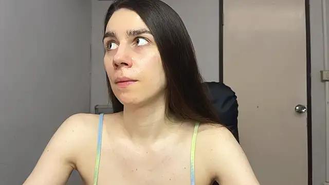 Snapshot of SassyJessi chatting on October 2025 04:10:02 AM SassyJessi online show from October 2025 04:10:02 AM