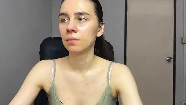 Snapshot of SassyJessi chatting on October 2025 04:13:02 AM SassyJessi online show from October 2025 04:13:02 AM