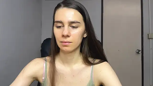 Snapshot of SassyJessi chatting on November 2025 04:14:01 AM SassyJessi online show from November 2025 04:14:01 AM