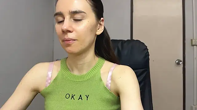 Snapshot of SassyJessi chatting on November 2025 04:13:02 AM SassyJessi online show from November 2025 04:13:02 AM