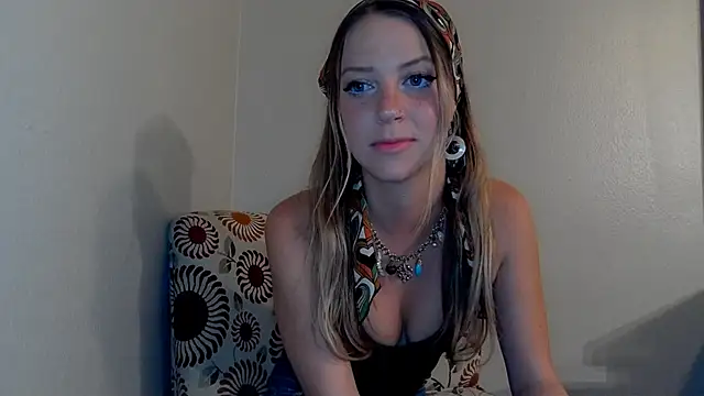 Snapshot of molly_witha_chance chatting on March 2025 01:28:01 AM molly witha chance online show from March 2025 01:28:01 AM