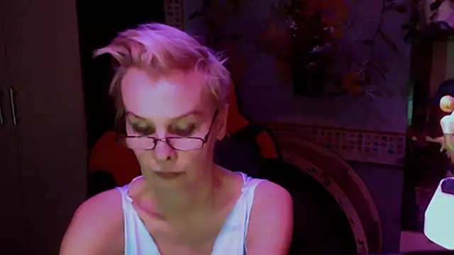 HelgaHimmell online show from March 2026 08:01:01 PM