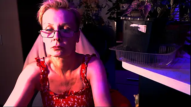 HelgaHimmell online show from June 2026 07:36:02 PM