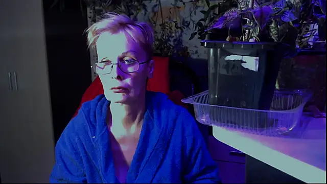 HelgaHimmell online show from July 2026 07:42:01 PM