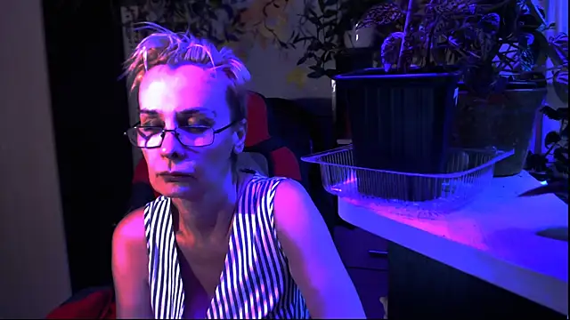 HelgaHimmell online show from July 2026 05:39:01 PM