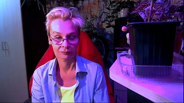 HelgaHimmell online show from July 2026 07:49:01 PM