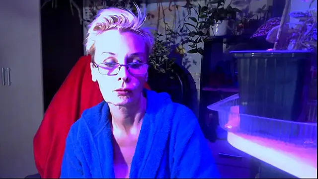 HelgaHimmell online show from July 2026 07:45:01 PM