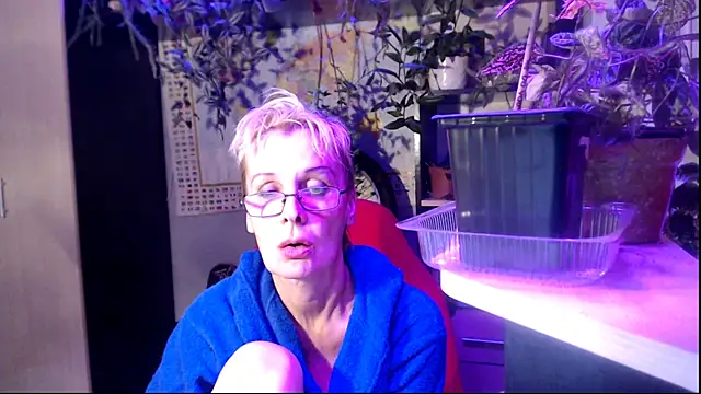 HelgaHimmell online show from July 2026 08:50:01 PM