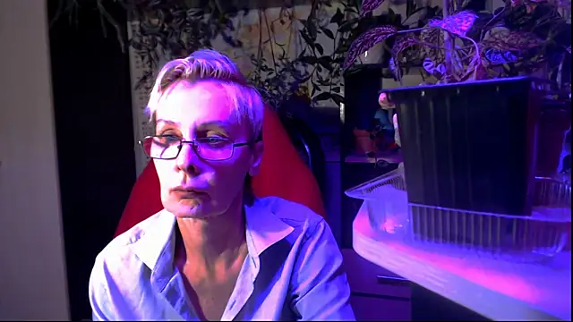 HelgaHimmell online show from August 2026 08:00:02 PM
