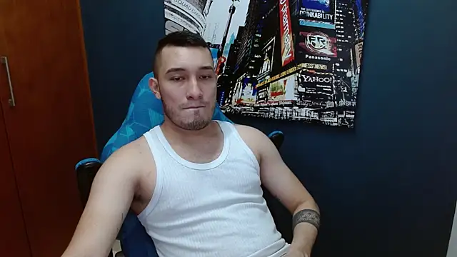 Snapshot of Airon_Blade chatting on January 2025 10:21:01 PM Airon Blade online show from January 2025 10:21:01 PM