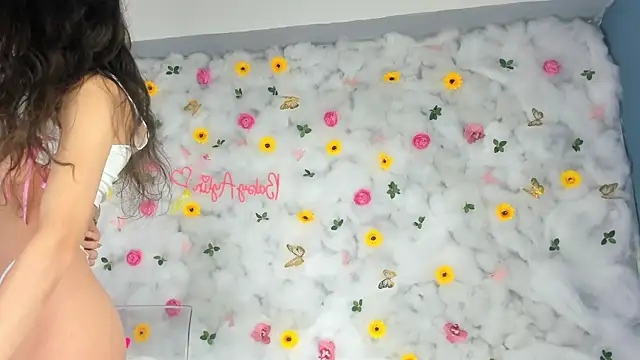 Snapshot of BabyAylin chatting on March 2025 02:13:02 PM BabyAylin online show from March 2025 02:13:02 PM