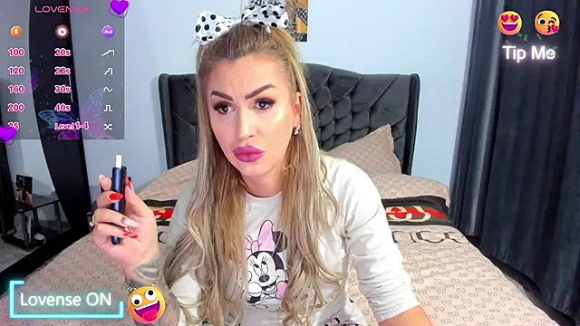 GlossyDiamondX online show from January 2026 03:45:02 AM