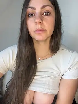 Snapshot of Loella-Rose chatting on June 2026 11:01:01 AM Loella-Rose online show from June 2026 11:01:01 AM