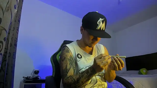 Snapshot of male_pussy chatting on September 2025 04:08:02 PM male pussy online show from September 2025 04:08:02 PM