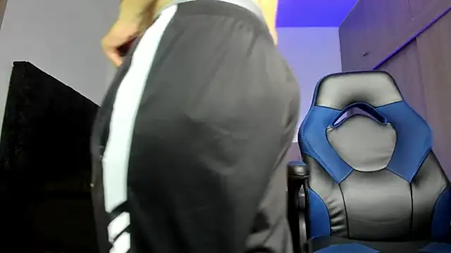 Snapshot of male_pussy chatting on October 2025 05:00:01 PM male pussy online show from October 2025 05:00:01 PM