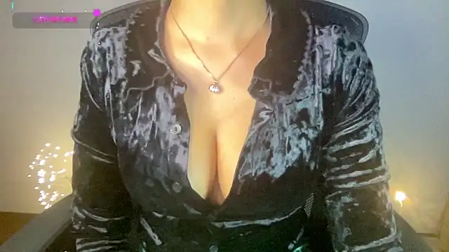 Tashaa online show from February 2025 05:26:02 PM