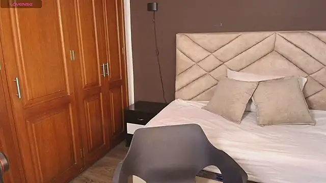 Raquel jones online show from November 2025 11:43:01 AM