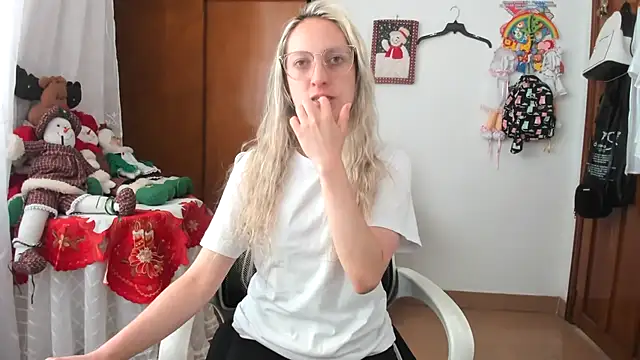 Adele johnsonn1 online show from December 2025 04:02:01 PM