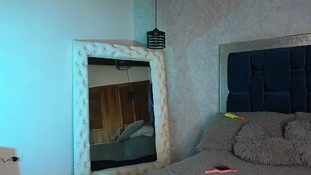 Snapshot of SaraWilliamss_ chatting on December 2024 01:06:01 PM SaraWilliamss online show from December 2024 01:06:01 PM