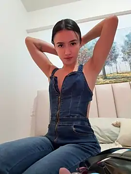 Snapshot of SaraWilliamss_ chatting on December 2024 02:14:02 AM SaraWilliamss online show from December 2024 02:14:02 AM