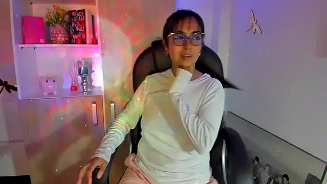 Isabellaa22 1 online show from February 2025 03:23:02 AM