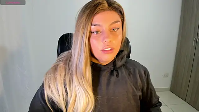 Snapshot of Fieryfenixx chatting on January 2025 04:44:02 AM Fieryfenixx online show from January 2025 04:44:02 AM