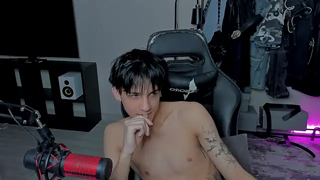 MarkBrowniii online show from March 2025 01:00:01 AM