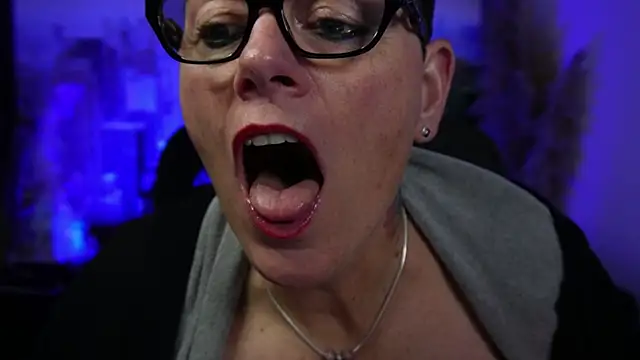 ninarandmann online show from December 2025 07:00:01 PM