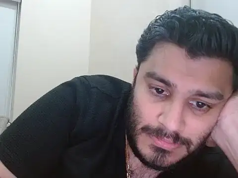 Snapshot of robintoit chatting on July 2026 05:12:02 PM robintoit online show from July 2026 05:12:02 PM