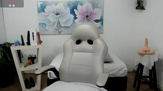 mom hot   online show from March 2025 09:48:02 PM