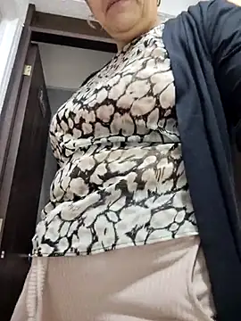 Snapshot of Natasha_milf__ chatting on November 2025 12:38:01 PM Natasha milf online show from November 2025 12:38:01 PM