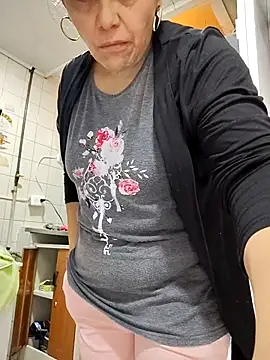 Snapshot of Natasha_milf__ chatting on December 2025 12:54:01 PM Natasha milf online show from December 2025 12:54:01 PM