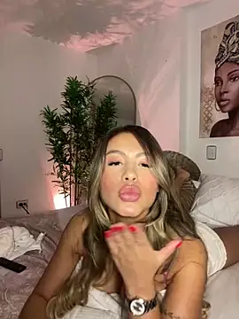  laura 02 online show from December 2024 04:52:01 PM