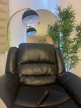  laura 02 online show from March 2025 12:20:01 AM