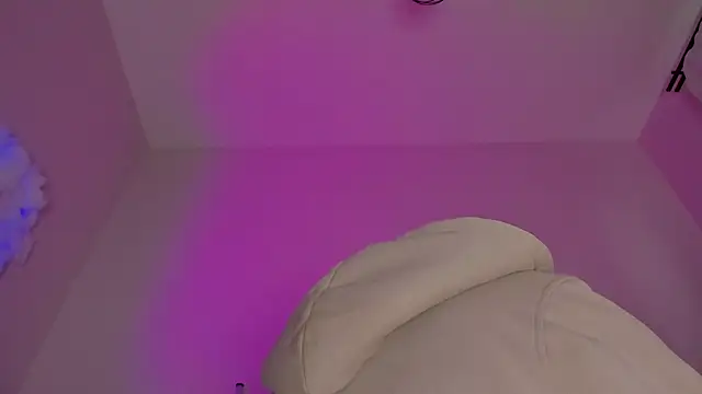 Snapshot of maakimo chatting on July 2026 04:39:02 AM maakimo online show from July 2026 04:39:02 AM