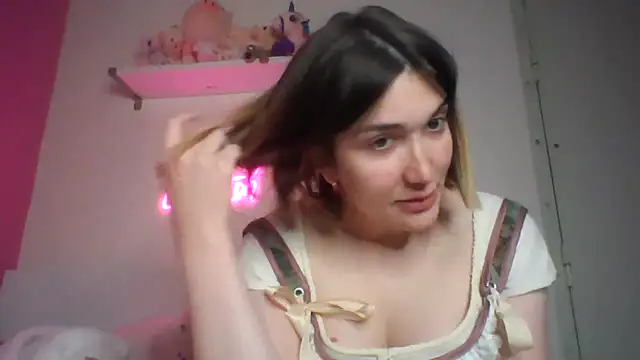 Icy  Diamond online show from April 2026 06:20:01 PM