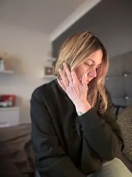 Snapshot of blondebitch2 chatting on January 2025 03:04:02 PM blondebitch2 online show from January 2025 03:04:02 PM