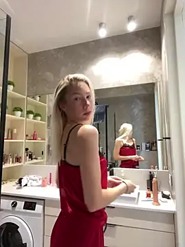 LuisaBecker online show from January 2025 08:31:01 AM