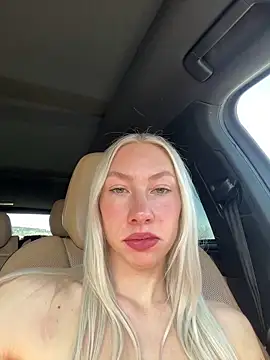 LuisaBecker online show from March 2025 10:55:01 AM