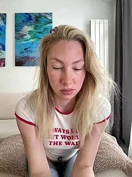 LuisaBecker online show from May 2026 01:08:02 PM
