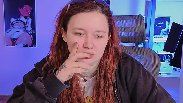 carolina elf online show from November 2025 01:04:02 PM