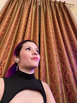 Snapshot of Katya_Zaitseva chatting on February 2025 11:33:02 PM Katya Zaitseva online show from February 2025 11:33:02 PM