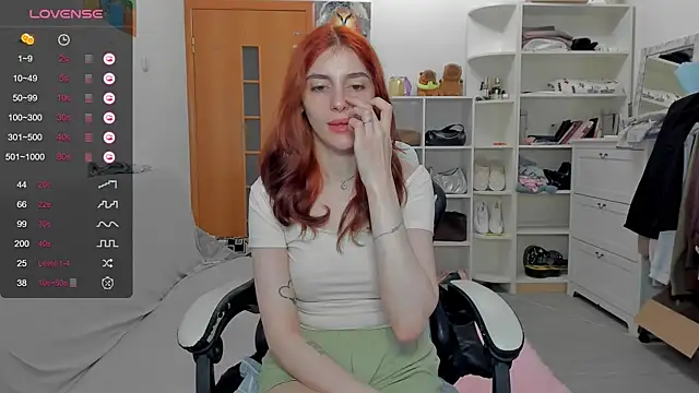 Snapshot of broosnica1 chatting on June 2026 08:15:01 AM broosnica1 online show from June 2026 08:15:01 AM