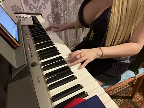 mila von tease online show from December 2024 06:28:01 PM