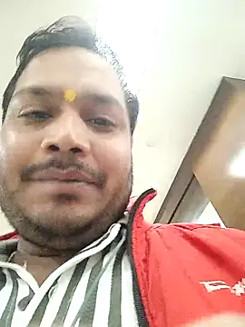 DeepakXxxR86 online show from November 2025 01:43:01 PM